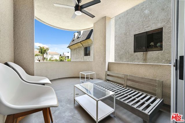 1521 Greenfield Avenue 305, Los Angeles, CA 90025