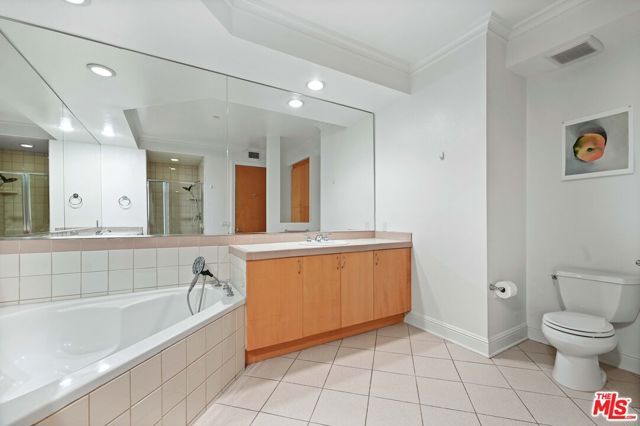 1521 Greenfield Avenue 305, Los Angeles, CA 90025
