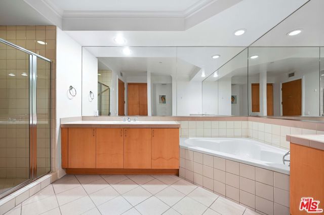 1521 Greenfield Avenue 305, Los Angeles, CA 90025
