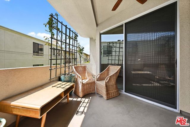 1521 Greenfield Avenue 305, Los Angeles, CA 90025