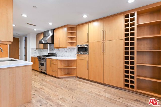 1521 Greenfield Avenue 305, Los Angeles, CA 90025