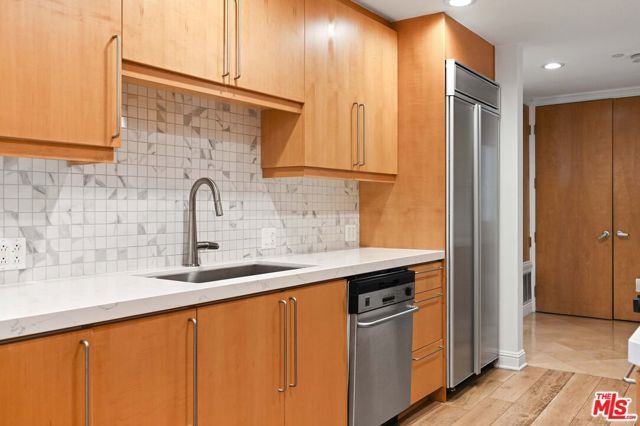 1521 Greenfield Avenue 305, Los Angeles, CA 90025