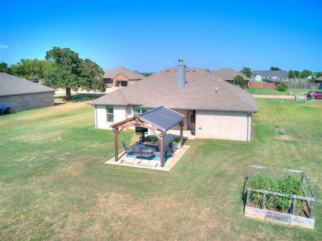 10740 Marion Dr, Edmond, OK 73034