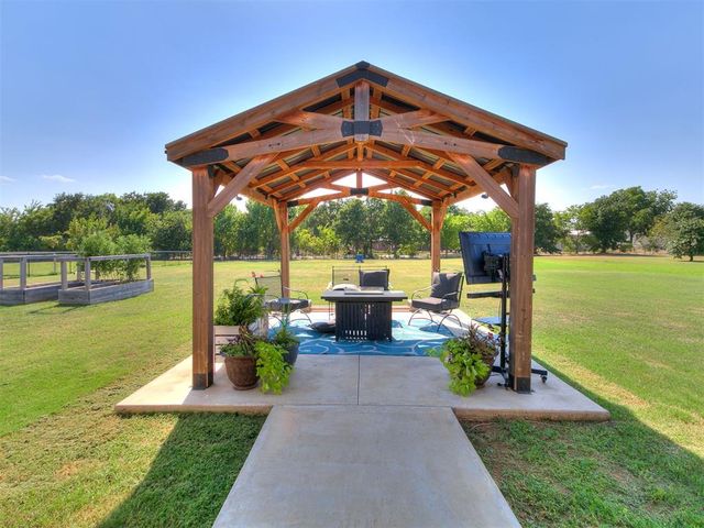 10740 Marion Dr, Edmond, OK 73034