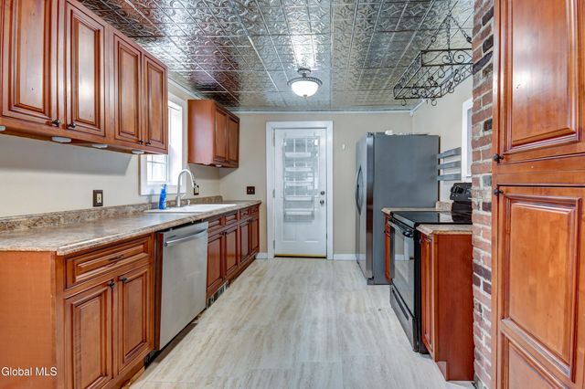 61 Fort Johnson Avenue, Fort Johnson, NY 12070