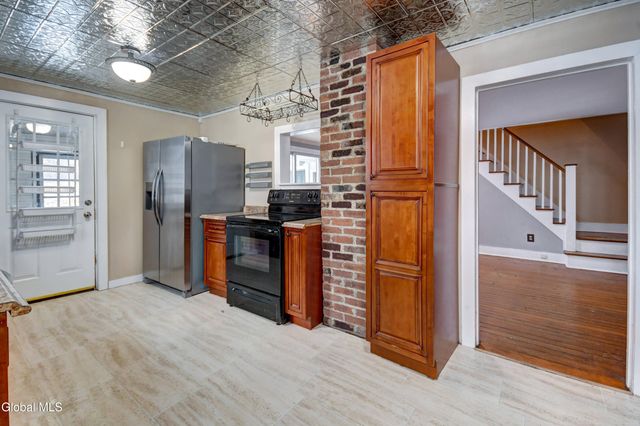 61 Fort Johnson Avenue, Fort Johnson, NY 12070