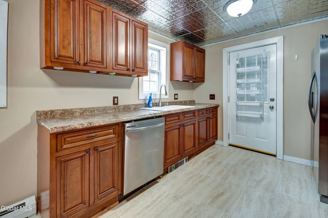 61 Fort Johnson Avenue, Fort Johnson, NY 12070