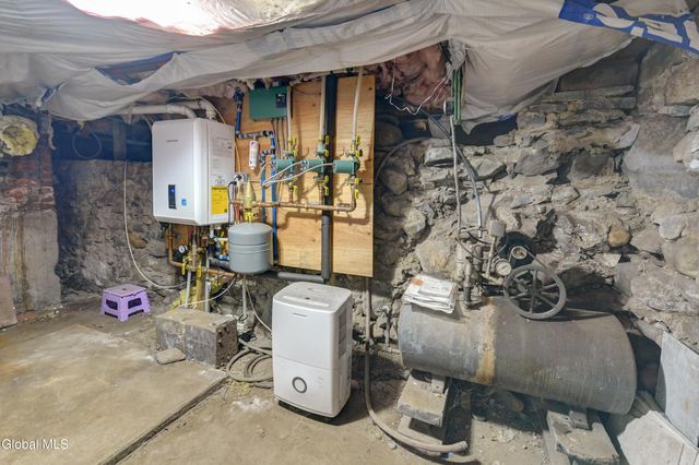 61 Fort Johnson Avenue, Fort Johnson, NY 12070