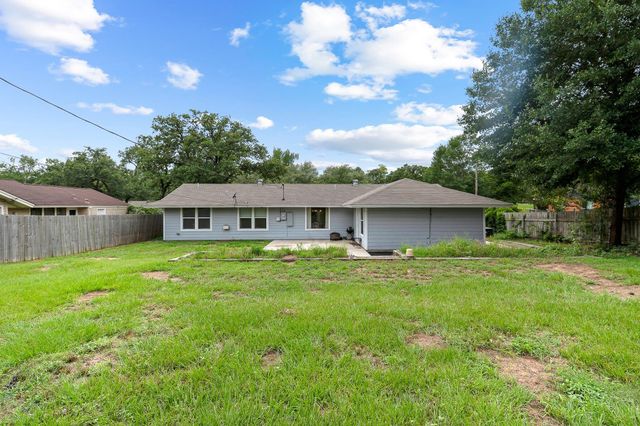 508 San Jacinto DR, Rockdale, TX 76567