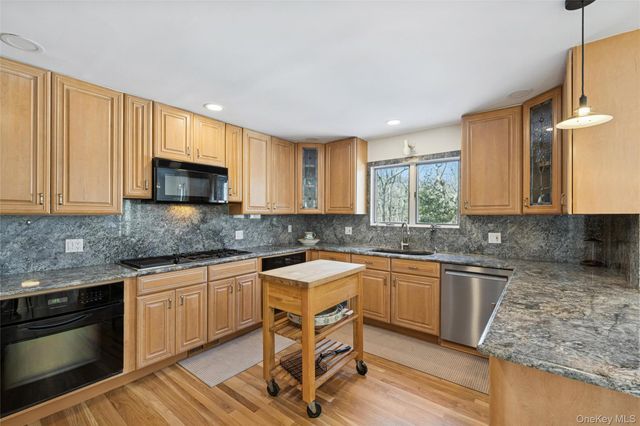 15 Rivers Road, East Hampton, NY 11937