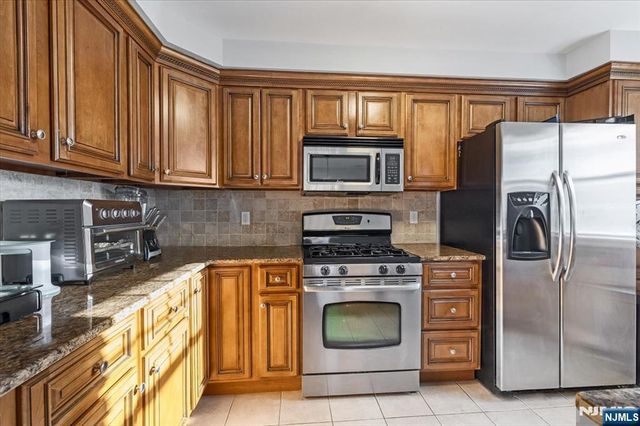 14 Central Avenue 1, Rochelle Park, NJ 07662