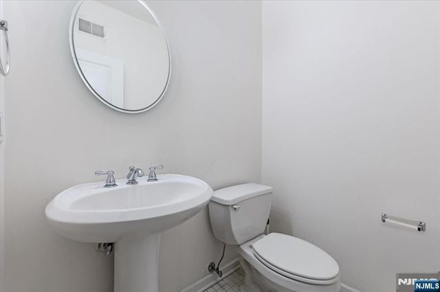 14 Central Avenue 1, Rochelle Park, NJ 07662