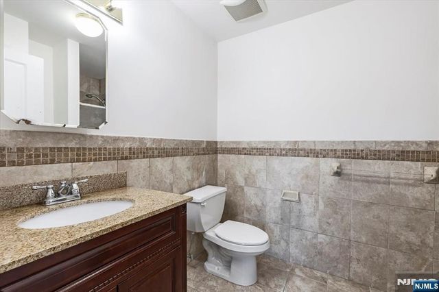 14 Central Avenue 1, Rochelle Park, NJ 07662