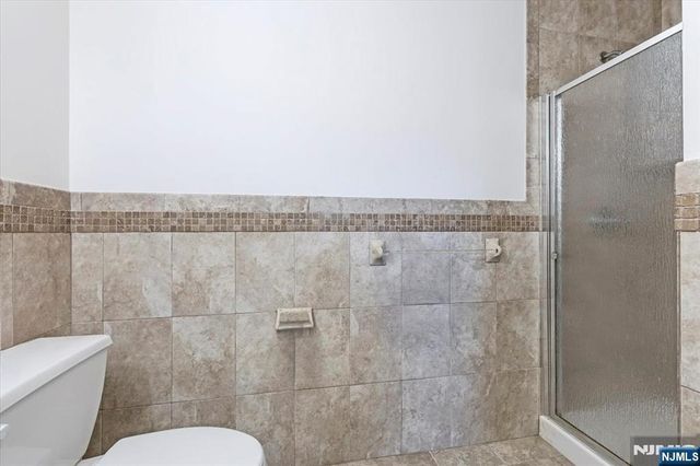 14 Central Avenue 1, Rochelle Park, NJ 07662