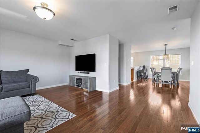 14 Central Avenue 1, Rochelle Park, NJ 07662