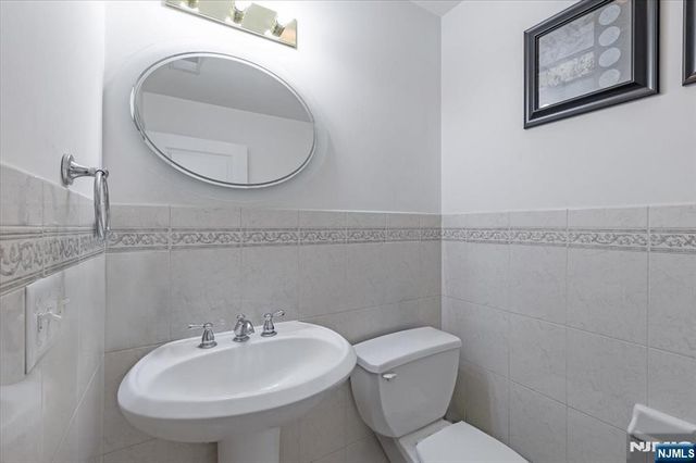 14 Central Avenue 1, Rochelle Park, NJ 07662