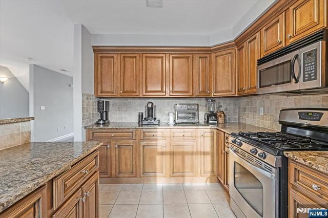 14 Central Avenue 1, Rochelle Park, NJ 07662