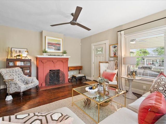 2001 Lipscomb Street, Fort Worth, TX 76110
