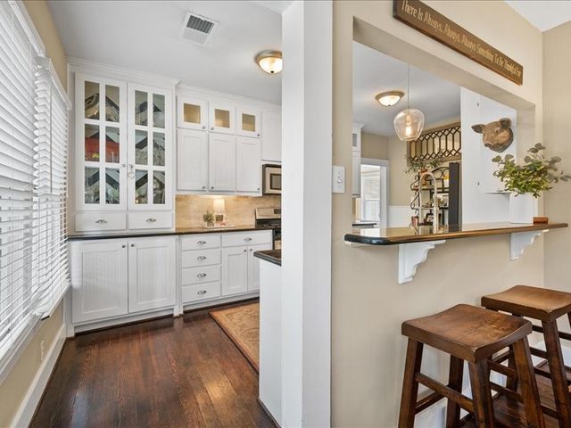 2001 Lipscomb Street, Fort Worth, TX 76110