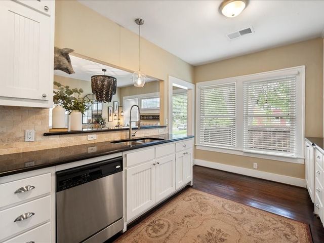 2001 Lipscomb Street, Fort Worth, TX 76110