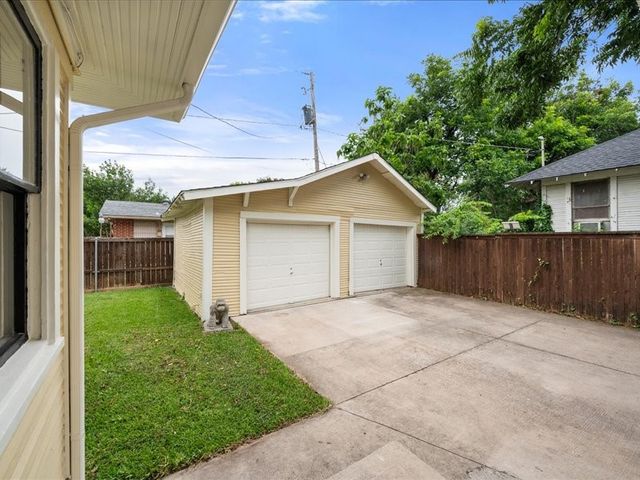 2001 Lipscomb Street, Fort Worth, TX 76110