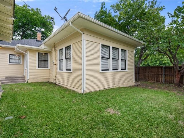 2001 Lipscomb Street, Fort Worth, TX 76110