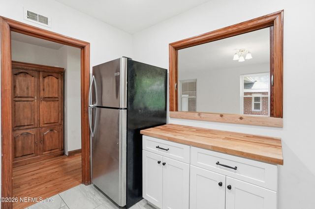 2131 BARTRAM Road, Jacksonville, FL 32207