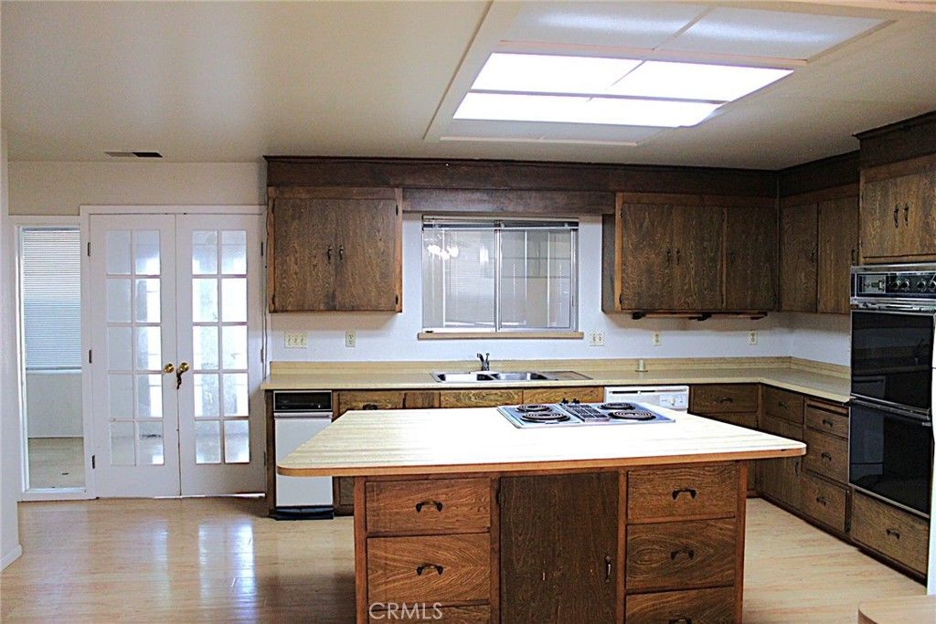 Image 13 of property listing at 14599 Skyway, Magalia, CA 95954