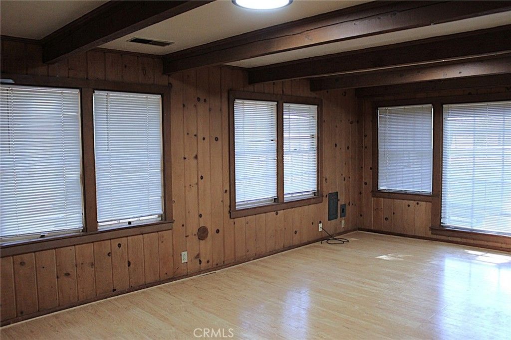 Image 7 of property listing at 14599 Skyway, Magalia, CA 95954