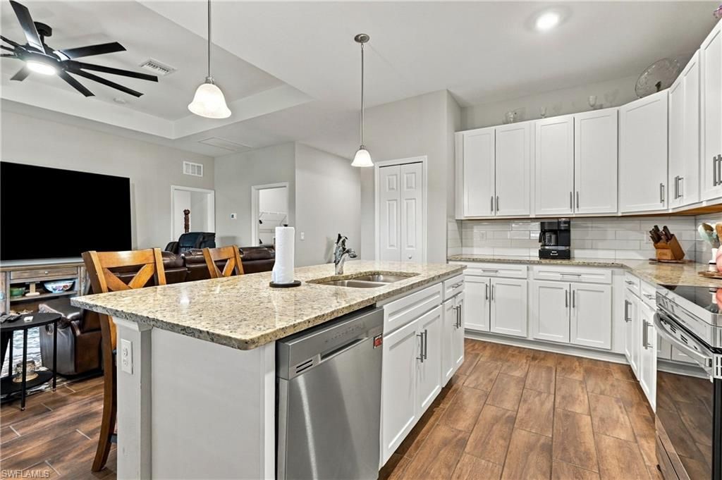 Image 5 of property listing at 3225 NW 21st ST, Cape Coral, FL 33993