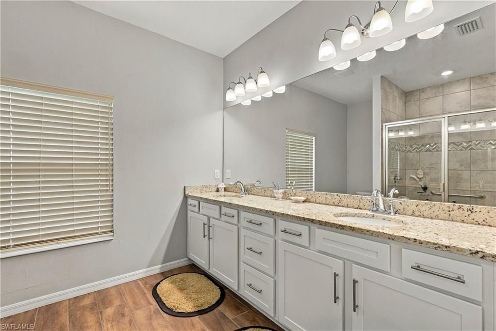 Image 8 of property listing at 3225 NW 21st ST, Cape Coral, FL 33993