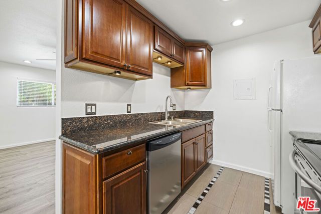 10757 Hortense Street 303, North Hollywood (los Angeles), CA 91602