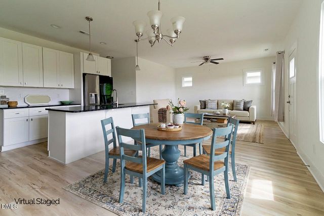 1210 S 2nd Street, Smithfield, NC 27577