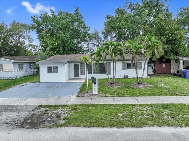 6661 Douglas St, Hollywood, FL 33024