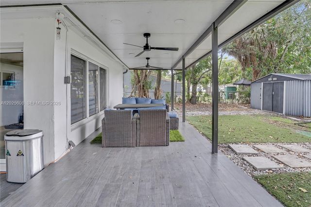 6661 Douglas St, Hollywood, FL 33024