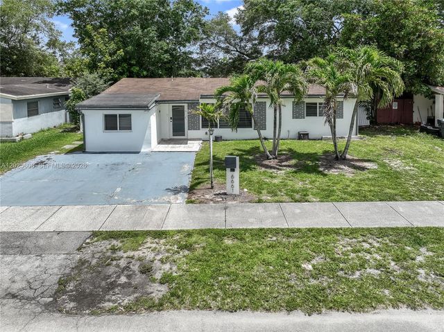 6661 Douglas St, Hollywood, FL 33024