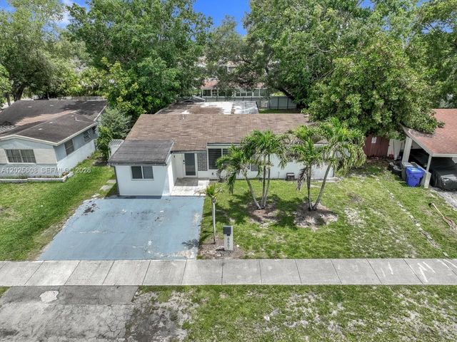 6661 Douglas St, Hollywood, FL 33024