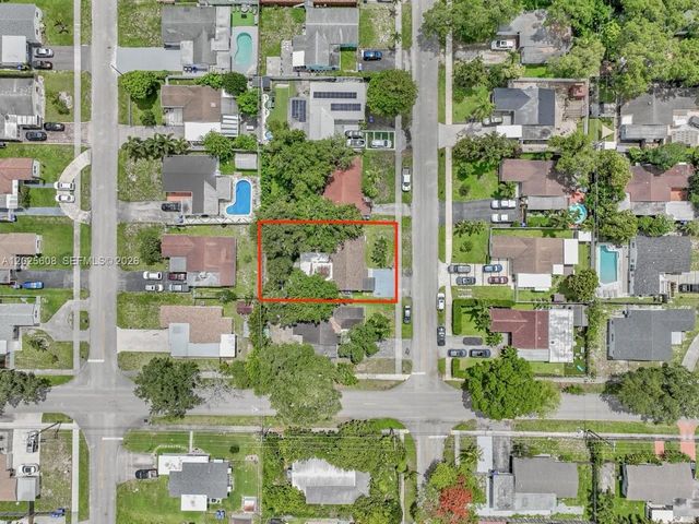 6661 Douglas St, Hollywood, FL 33024