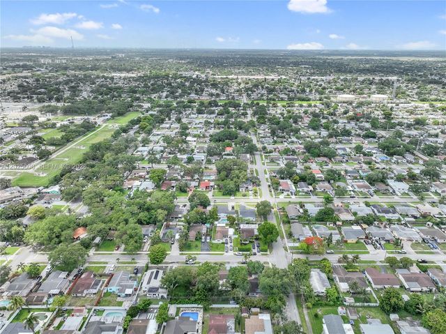 6661 Douglas St, Hollywood, FL 33024