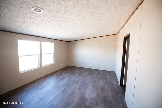 189 Meadow Lawn Drive, Englewood, TN 37329