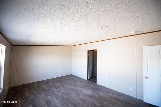 189 Meadow Lawn Drive, Englewood, TN 37329