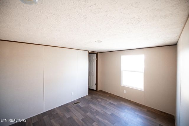 189 Meadow Lawn Drive, Englewood, TN 37329