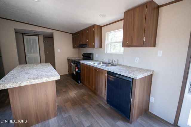 189 Meadow Lawn Drive, Englewood, TN 37329