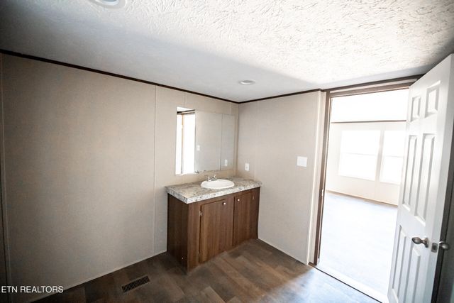 189 Meadow Lawn Drive, Englewood, TN 37329