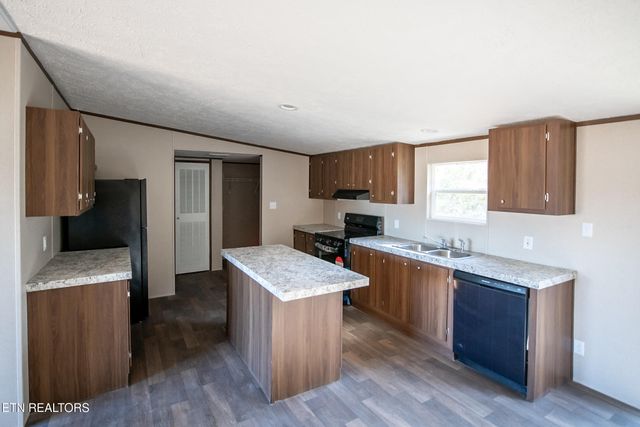 189 Meadow Lawn Drive, Englewood, TN 37329