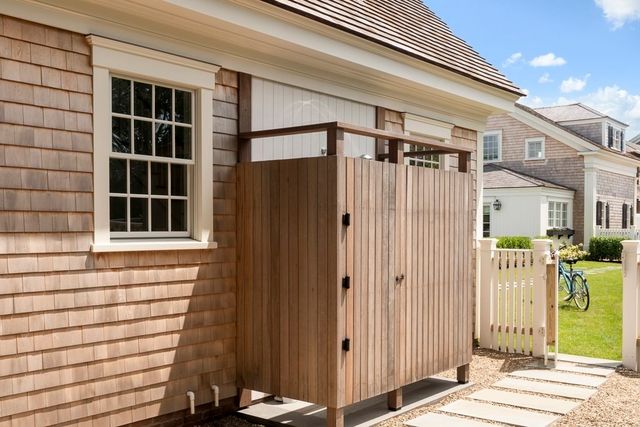 114 North Water Street, Edgartown, MA 02539