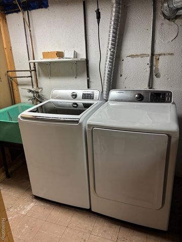 31527 Stricker Drive, Warren, MI 48088