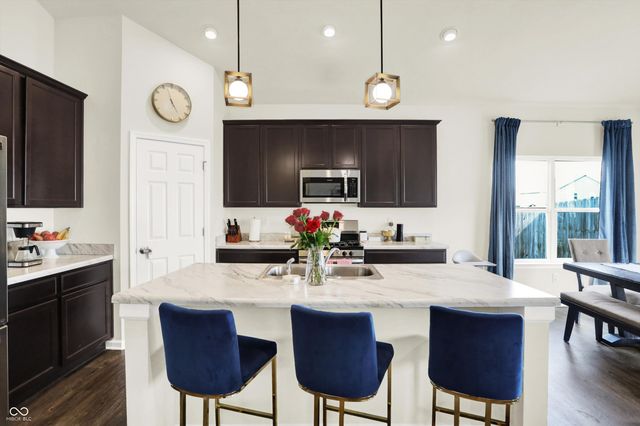 2259 Summer Shore Drive, Greenwood, IN 46143