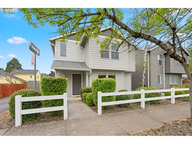 647 Se HOGAN Rd, Gresham, OR 97080