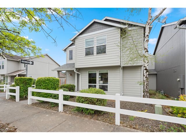 647 Se HOGAN Rd, Gresham, OR 97080